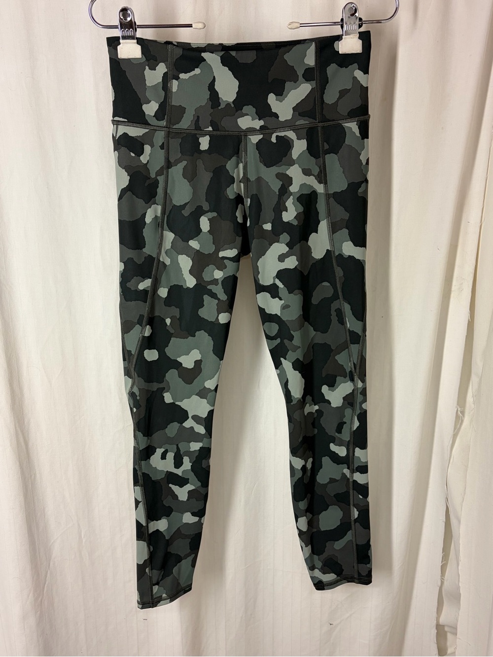 Athleta S Lightning Camo 7/8 Tights Leggings Camouflage High Rise Slash Pockets